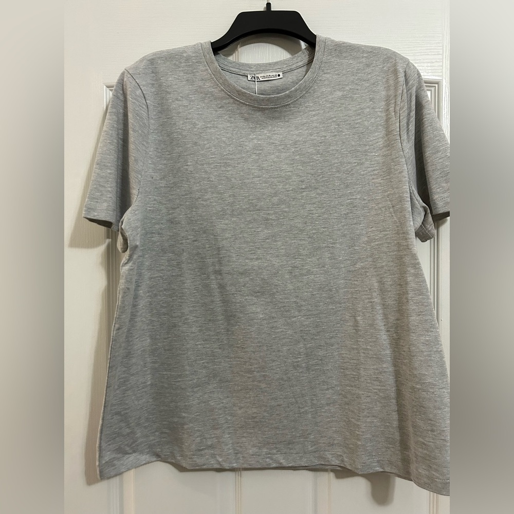 Zara Women's Gray Short Sleeve Tee